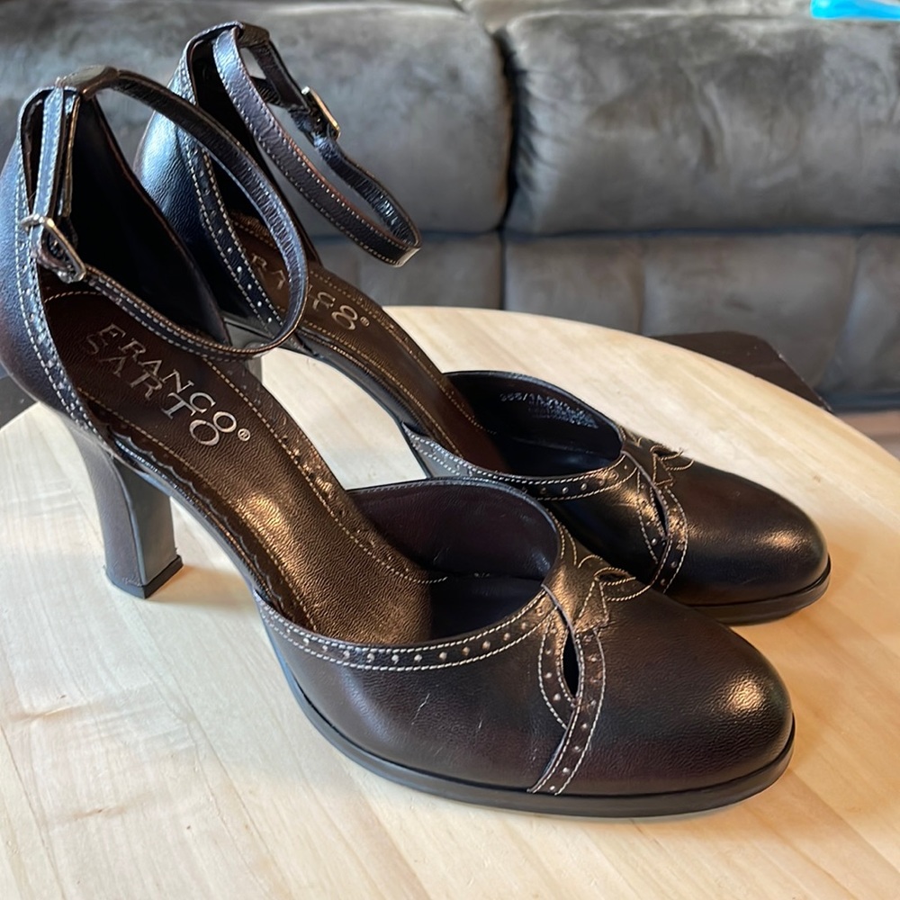 Franco Sarto brown leather heels. 3 in heel